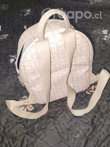 Mochila chica casi nueva