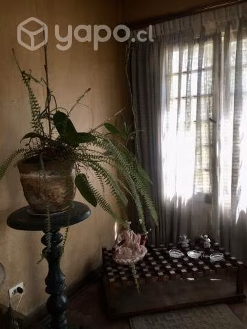 Amplia pieza amoblada en casa de familia - Imagen 2