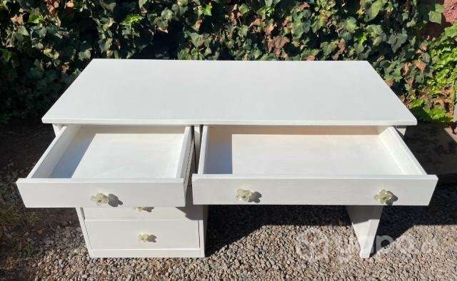 Escritorio blanco con 5 cajones - Imagen 3