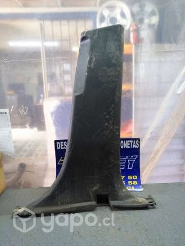 Tapiz cubre pilar cent inf Mitsubishi L200 2018