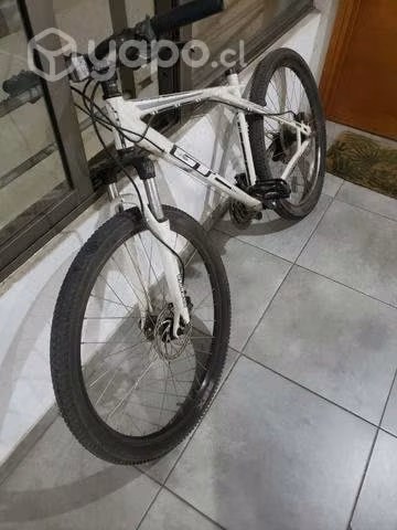 Bicicleta marca GT