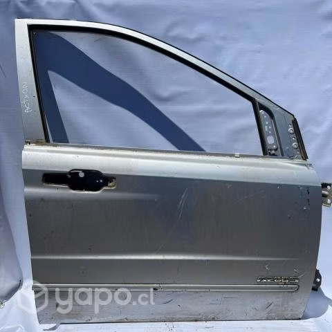 Puerta delantera derecha Ssangyong Actyon 2010