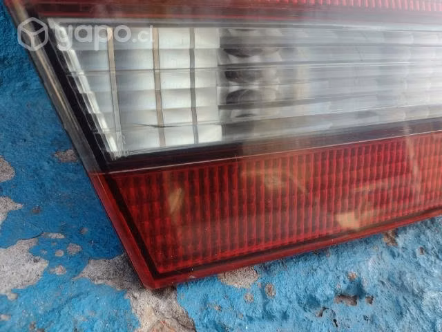 Embellecedor Subaru legacy 2000-2003