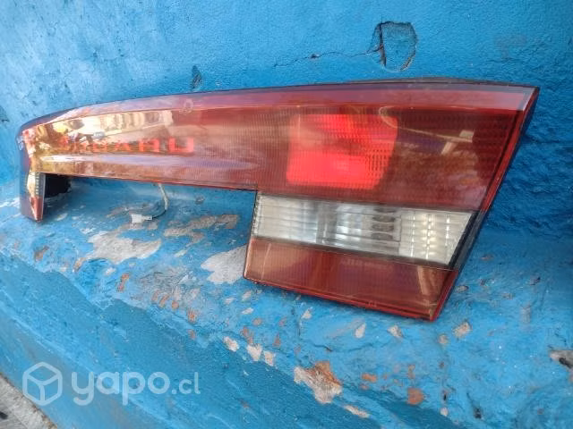 Embellecedor Subaru legacy 2000-2003