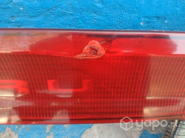 Embellecedor Subaru legacy 2000-2003