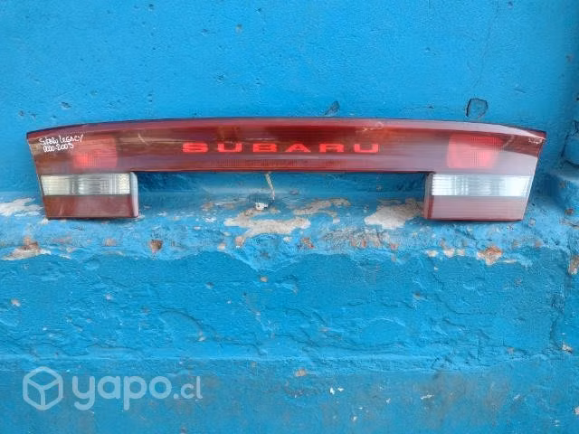 Embellecedor Subaru legacy 2000-2003