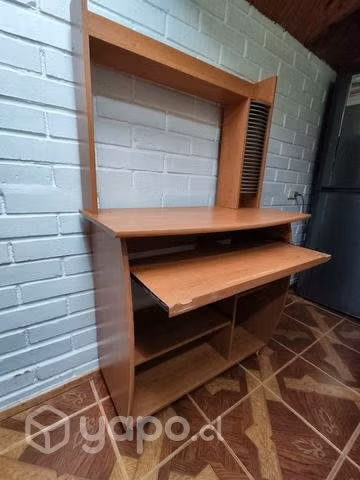 Escritorio de madera usado (PC de escritorio)