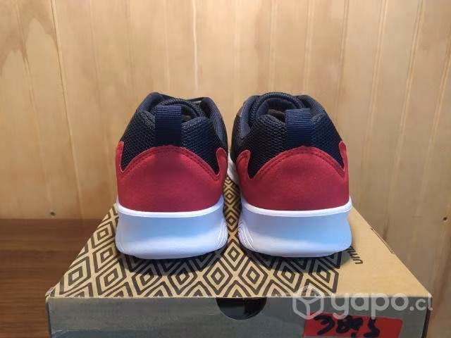 Zapatillas Umbro Nuevas - Imagen 4