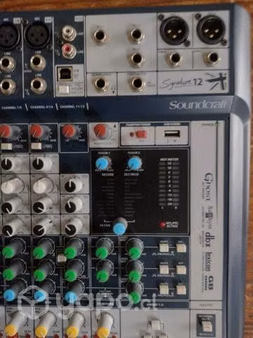 Consola Soundcraft Signature 12 Mtk analoga
