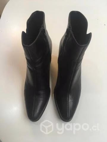 Zapatos taco y botines cuero