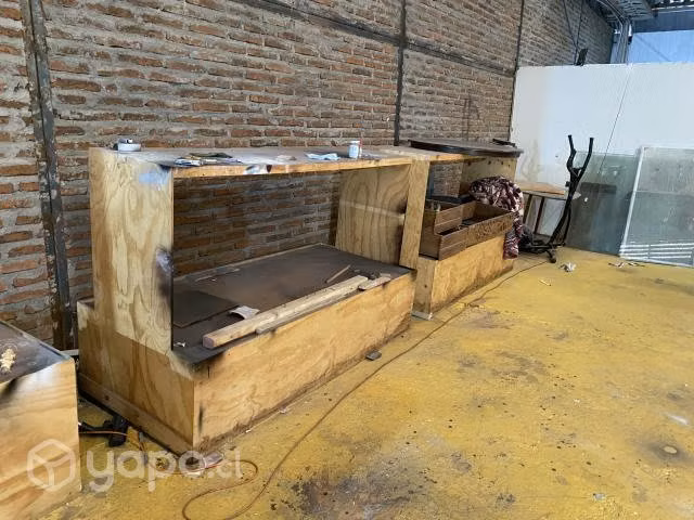 Estantería y muebles exhibición de mercadería liqu