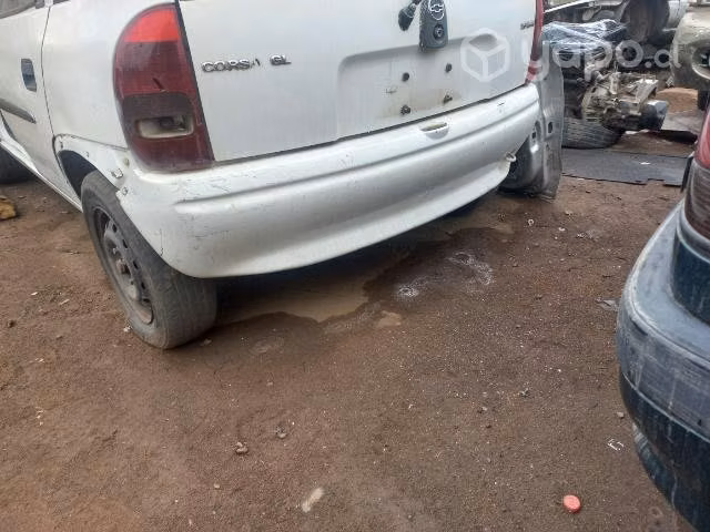 Parachoque trasero chevrolet corsa 2002