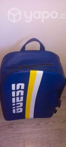 Mochila guess usada - Imagen 2
