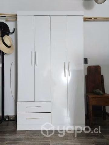 Closet 4 puertas 2 cajones