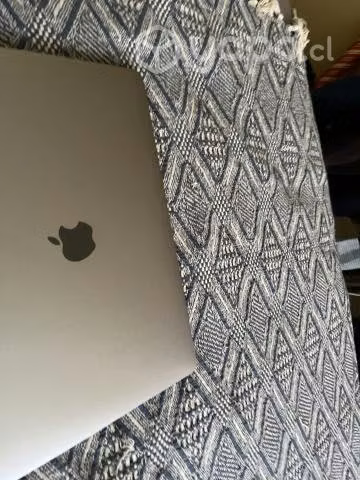 MacBook Pro por renovación sin detalles - Imagen 2