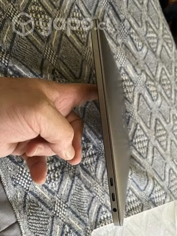 MacBook Pro por renovación sin detalles