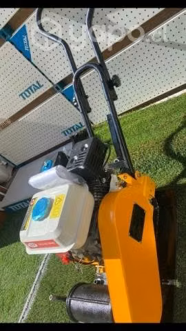 Placa compactadora marca XKP 60 kg 5.5 hp