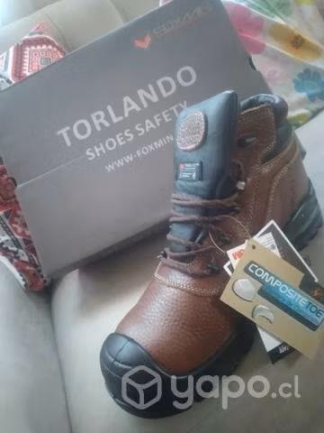 Zapatos de seguridad nuevos