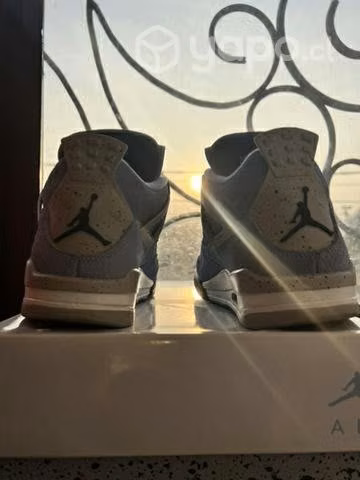 Retro 4 university blue