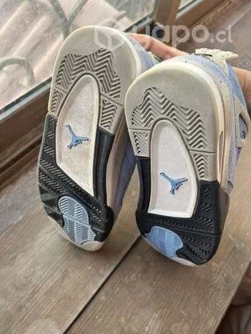 Retro 4 university blue