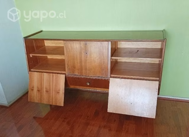 Bife mueble de madera.