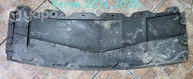 Cubre frontal inferior Versa 2016 2020 buen estado