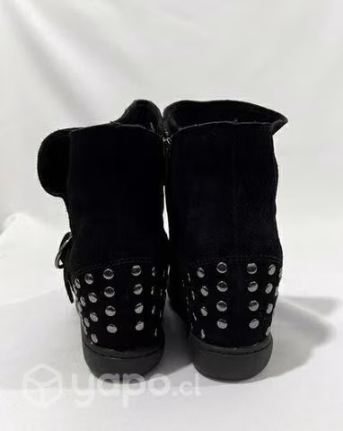Botín Cuero Taco Chino Escondido Skechers 37.5
