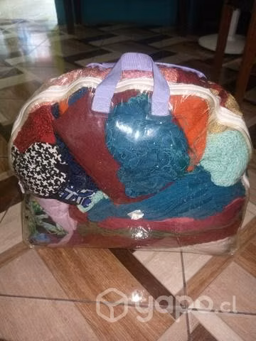 Bulto de vestuario de mujer