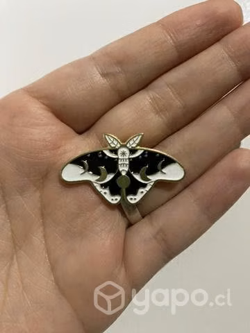 Pin mariposa nocturna