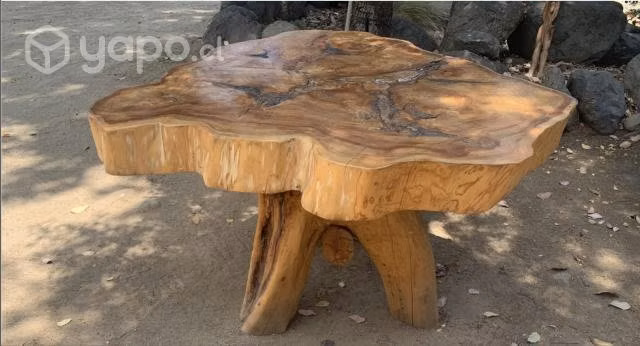 Mesa redonda de madera