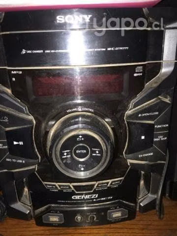 Equipo de música marca Sony modelo genezi VACS