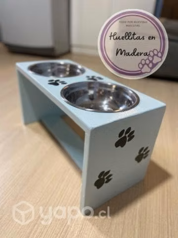 Comederos de madera para perros y gatos