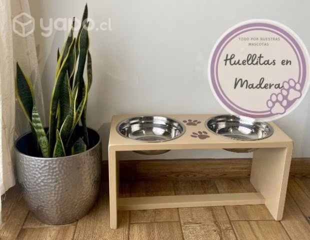 Comederos de madera para perros y gatos