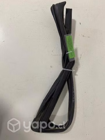 Goma vidrio puerta delantera izquierda (FE176) For