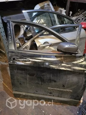 Puerta delantera RH Jeep new cherokee 2020 0