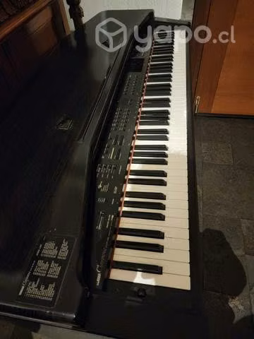 Piano eléctrico (clavinova) marca Yamaha CVP55