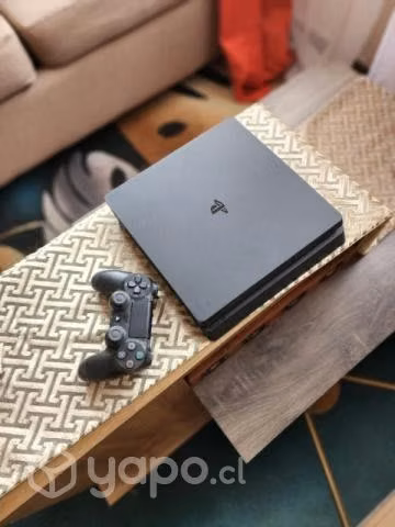 Play 4 500GB + control