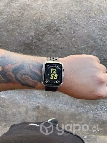 Apple Watch Nike SE 44 mm. GPS