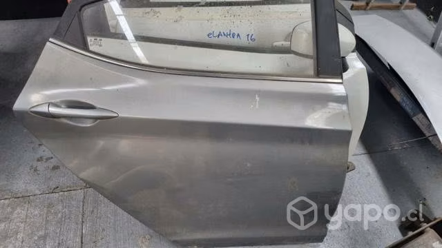 Puerta trasera de hyundai elantra 2016