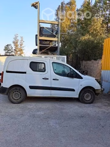 Alternador Peugeot partner 2012-2018 usado