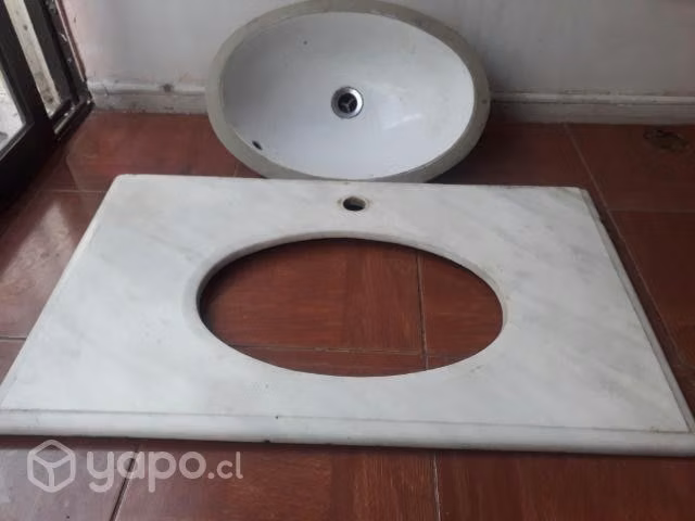 Imperdible cubierta mármol y lavamos bajo cubierta