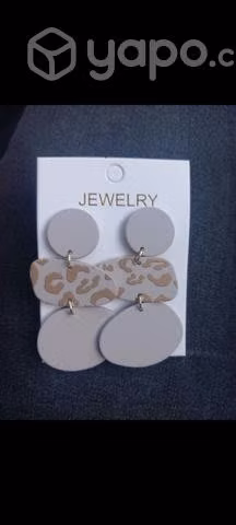 Aritos con diseño animal print