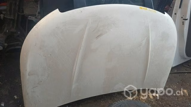 Capot Mahindra xuv