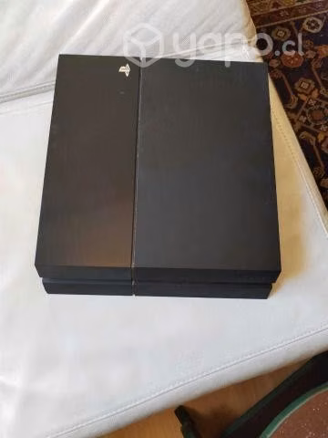 Playstation 4 (PS4) + 3 controles