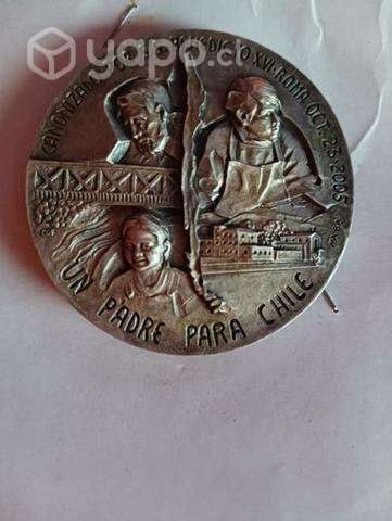 Medallón padre Alberto hurtado - Imagen 2