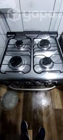 Cocina con horno como nuena