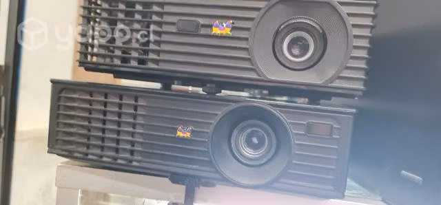 Proyector con más de 1700 horas disponibles