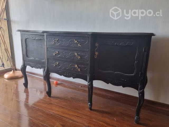 Mueble negro antiguo