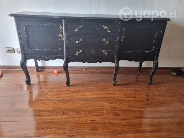 Mueble negro antiguo