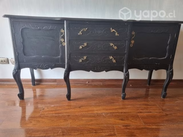Mueble negro antiguo
